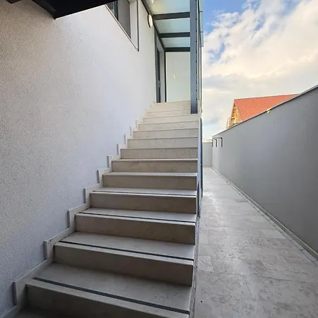 Apartment Casa George *